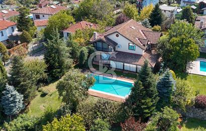 SAPANCA MAHMUDİYE'DE GÖL MANZARALI, HAVUZLU, MÜSTAKİL 5+1 VİLLA