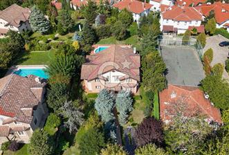 SAPANCA MAHMUDİYE'DE GÖL MANZARALI, HAVUZLU, MÜSTAKİL 5+1 VİLLA