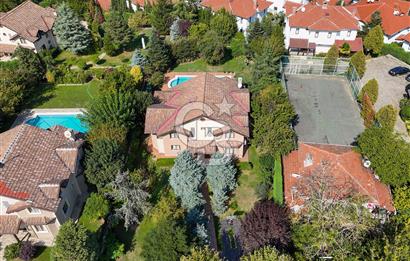 SAPANCA MAHMUDİYE'DE GÖL MANZARALI, HAVUZLU, MÜSTAKİL 5+1 VİLLA