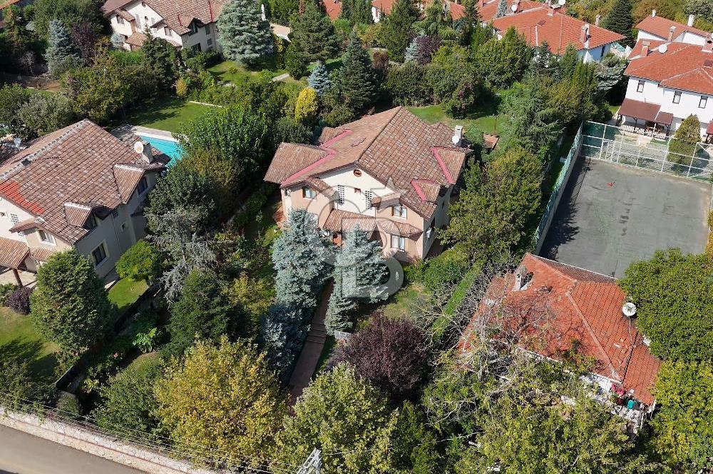 SAPANCA MAHMUDİYE'DE GÖL MANZARALI, HAVUZLU, MÜSTAKİL 5+1 VİLLA