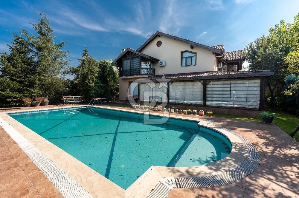 SAPANCA MAHMUDİYE'DE GÖL MANZARALI, HAVUZLU, MÜSTAKİL 5+1 VİLLA