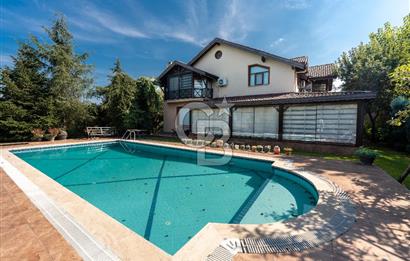 SAPANCA MAHMUDİYE'DE GÖL MANZARALI, HAVUZLU, MÜSTAKİL 5+1 VİLLA