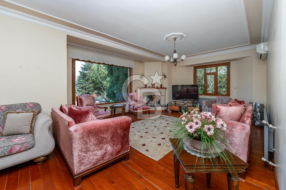 SAPANCA MAHMUDİYE'DE GÖL MANZARALI, HAVUZLU, MÜSTAKİL 5+1 VİLLA