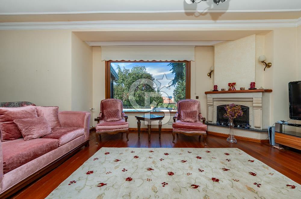 SAPANCA MAHMUDİYE'DE GÖL MANZARALI, HAVUZLU, MÜSTAKİL 5+1 VİLLA