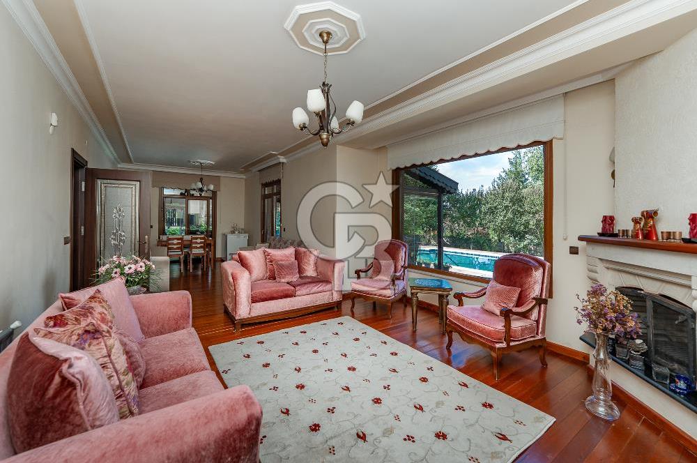 SAPANCA MAHMUDİYE'DE GÖL MANZARALI, HAVUZLU, MÜSTAKİL 5+1 VİLLA