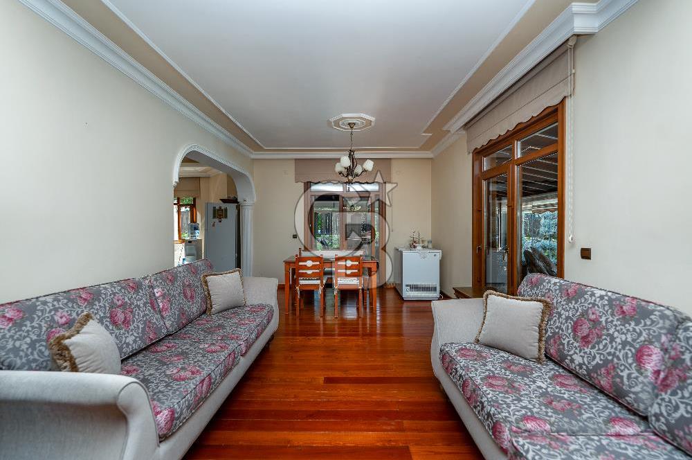 SAPANCA MAHMUDİYE'DE GÖL MANZARALI, HAVUZLU, MÜSTAKİL 5+1 VİLLA