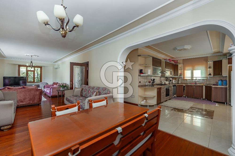 SAPANCA MAHMUDİYE'DE GÖL MANZARALI, HAVUZLU, MÜSTAKİL 5+1 VİLLA