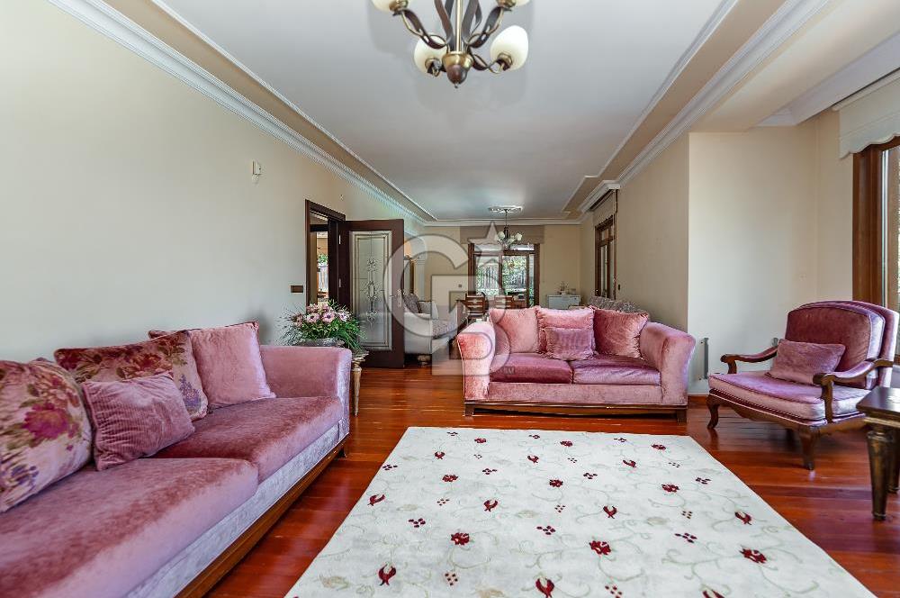 SAPANCA MAHMUDİYE'DE GÖL MANZARALI, HAVUZLU, MÜSTAKİL 5+1 VİLLA