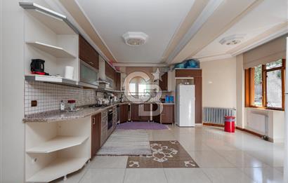 SAPANCA MAHMUDİYE'DE GÖL MANZARALI, HAVUZLU, MÜSTAKİL 5+1 VİLLA