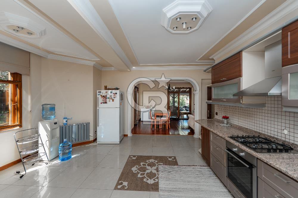 SAPANCA MAHMUDİYE'DE GÖL MANZARALI, HAVUZLU, MÜSTAKİL 5+1 VİLLA