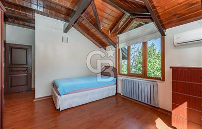 SAPANCA MAHMUDİYE'DE GÖL MANZARALI, HAVUZLU, MÜSTAKİL 5+1 VİLLA