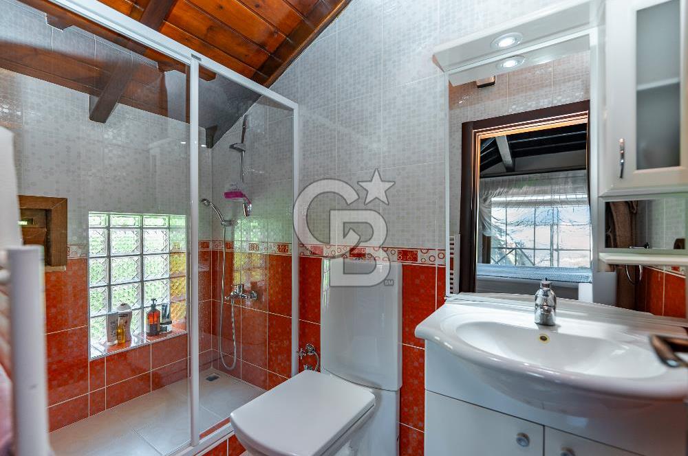 SAPANCA MAHMUDİYE'DE GÖL MANZARALI, HAVUZLU, MÜSTAKİL 5+1 VİLLA