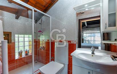 SAPANCA MAHMUDİYE'DE GÖL MANZARALI, HAVUZLU, MÜSTAKİL 5+1 VİLLA