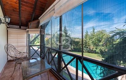 SAPANCA MAHMUDİYE'DE GÖL MANZARALI, HAVUZLU, MÜSTAKİL 5+1 VİLLA