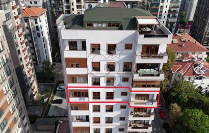 KADIKÖY CADDEBOSTAN 18 MART SK'TA FULL DENİZ MANZARALI 3+1 DAİRE