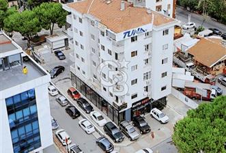 MALTEPE METRO DURAĞI ÇIKIŞINDA KİRALIK BÜRO-OFİS