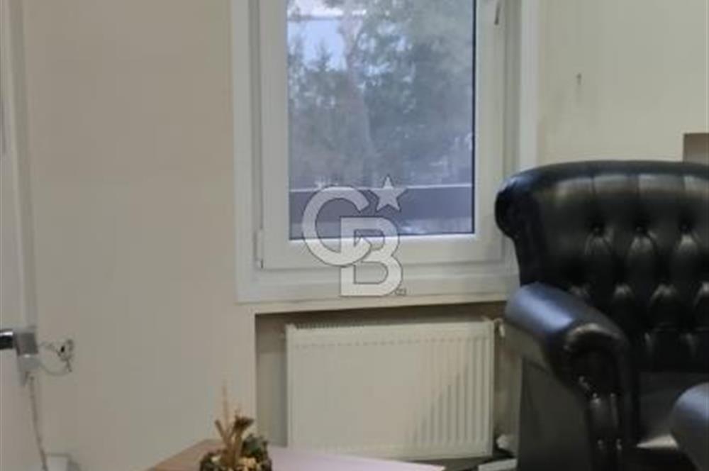 TUNUS CADDESİ HOLİDAY İNN OTEL YANI 2.KAT 3+1 İÇİ FULL YAPILI