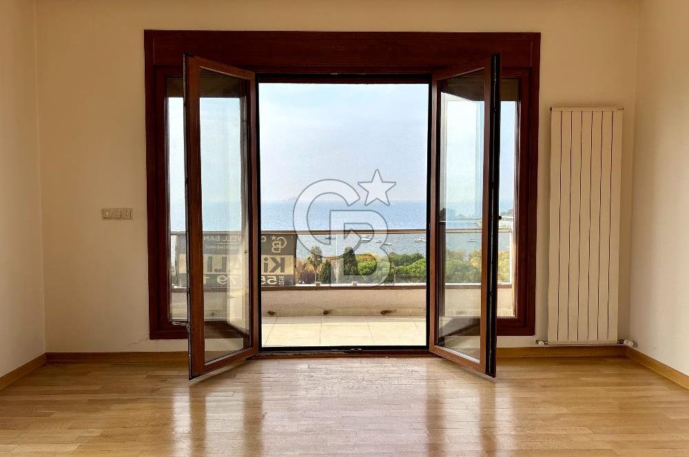 KADIKÖY CADDEBOSTAN 18 MART SK'TA FULL DENİZ MANZARALI 3+1 DAİRE