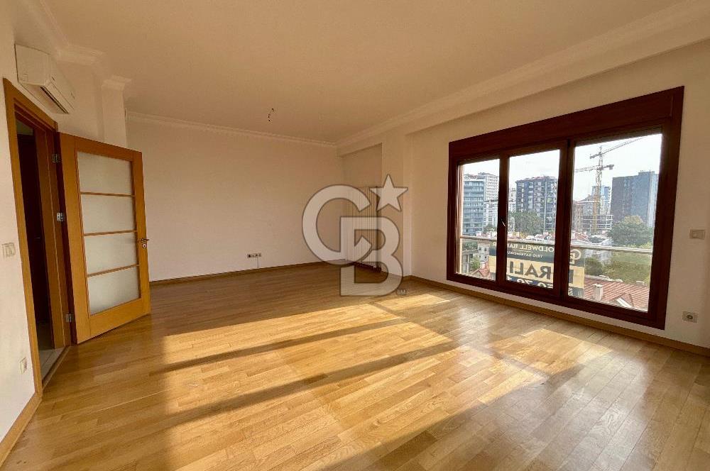 KADIKÖY CADDEBOSTAN 18 MART SK'TA FULL DENİZ MANZARALI 3+1 DAİRE