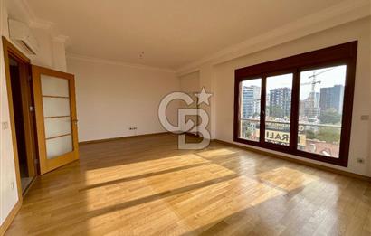 KADIKÖY CADDEBOSTAN 18 MART SK'TA FULL DENİZ MANZARALI 3+1 DAİRE