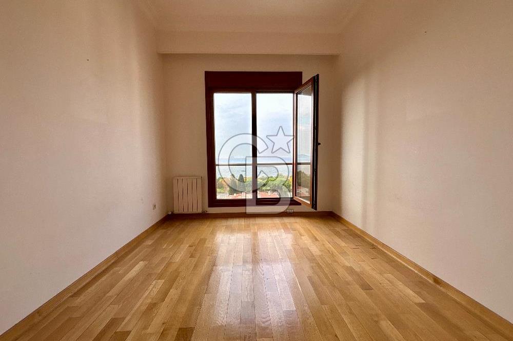 KADIKÖY CADDEBOSTAN 18 MART SK'TA FULL DENİZ MANZARALI 3+1 DAİRE