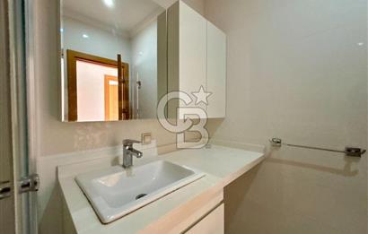 KADIKÖY CADDEBOSTAN 18 MART SK'TA FULL DENİZ MANZARALI 3+1 DAİRE
