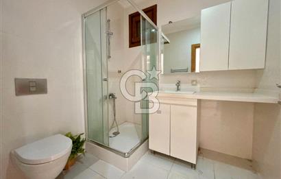 KADIKÖY CADDEBOSTAN 18 MART SK'TA FULL DENİZ MANZARALI 3+1 DAİRE