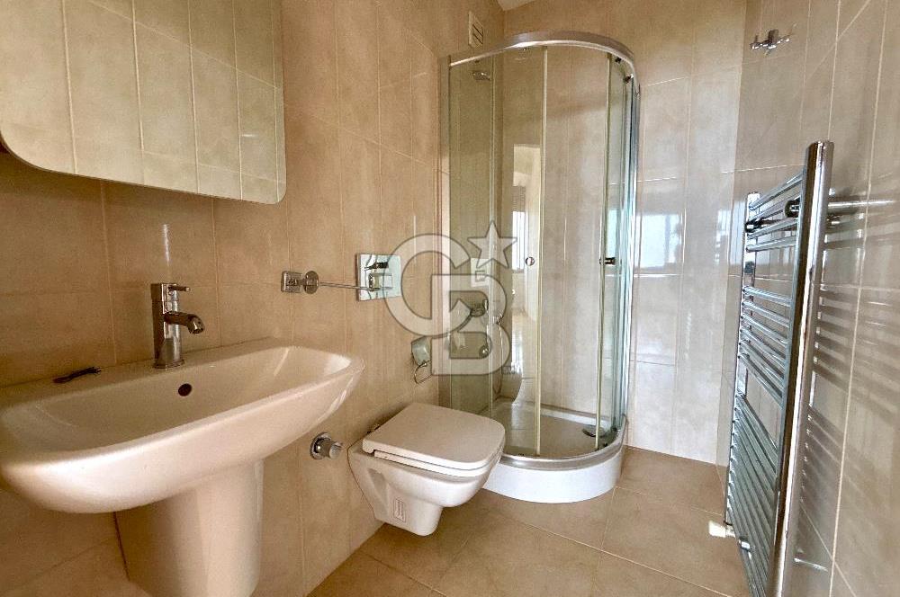 KADIKÖY CADDEBOSTAN 18 MART SK'TA FULL DENİZ MANZARALI 3+1 DAİRE