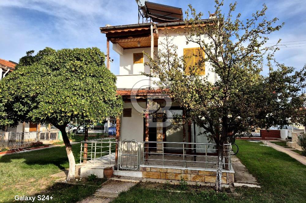 Gömeç Sahilinde Denize Sıfır 3+1 Havuzlu Villa