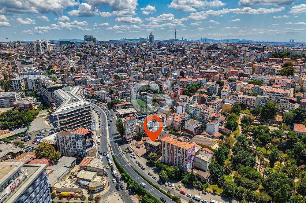 BAHRİYE CADDESİNE CEPHE 700 m2 TABELA DEĞERİ YÜKSEK BİNA
