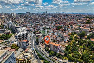 BAHRİYE CADDESİNE CEPHE 700 m2 TABELA DEĞERİ YÜKSEK BİNA