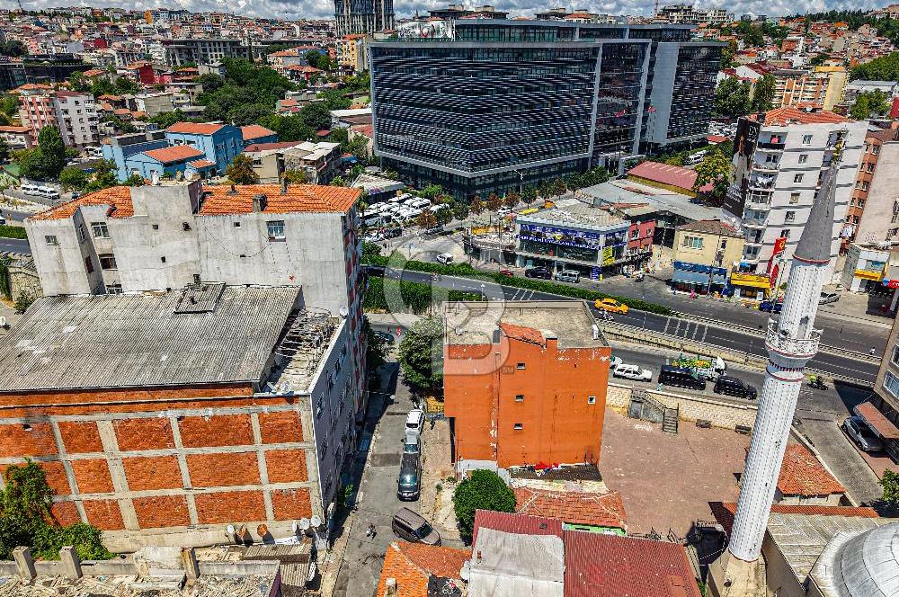 BAHRİYE CADDESİNE CEPHE 700 m2 TABELA DEĞERİ YÜKSEK BİNA