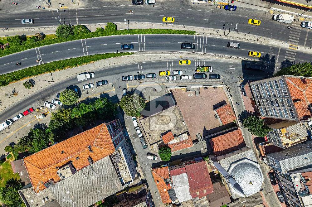 BAHRİYE CADDESİNE CEPHE 700 m2 TABELA DEĞERİ YÜKSEK BİNA