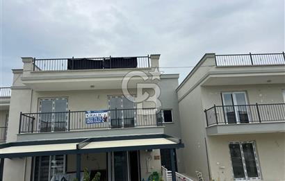 Foça Yenibağarası Havuzlu Sitede 1+1 Kiralık Sıfır Daire