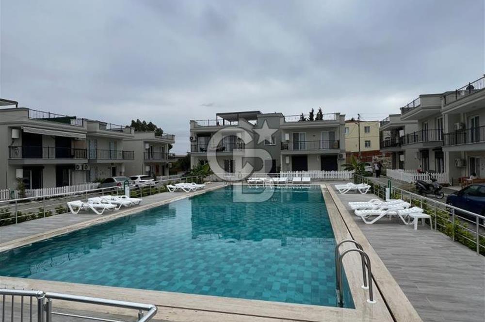 Foça Yenibağarası Havuzlu Sitede 1+1 Kiralık Sıfır Daire