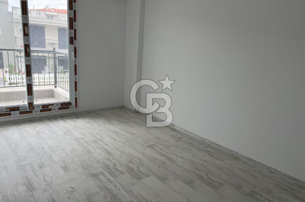 Foça Yenibağarası Havuzlu Sitede 1+1 Kiralık Sıfır Daire