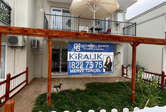 Foça Yenibağarası Havuzlu Sitede 2+1 Kiralık Bahçe Katı Daire