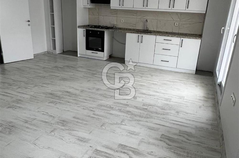 Foça Yenibağarası Havuzlu Sitede 2+1 Kiralık Bahçe Katı Daire