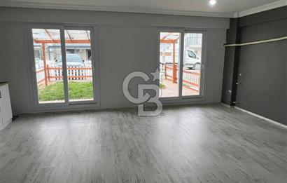 Foça Yenibağarası Havuzlu Sitede 2+1 Kiralık Bahçe Katı Daire