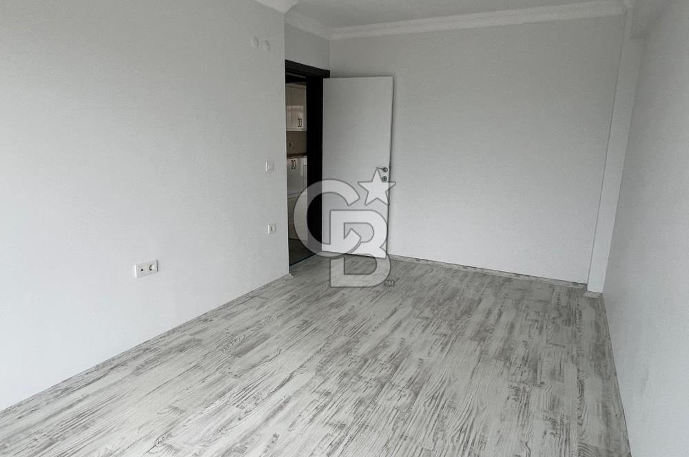 Foça Yenibağarası Havuzlu Sitede 2+1 Kiralık Bahçe Katı Daire