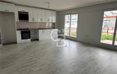 Foça Yenibağarası Havuzlu Sitede 2+1 Kiralık Bahçe Katı Daire