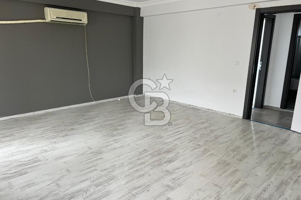 Foça Yenibağarası Havuzlu Sitede 2+1 Kiralık Bahçe Katı Daire