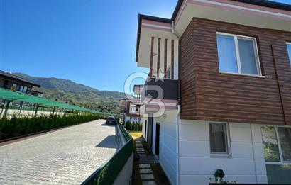 DALAMAN AKKAYA'DA BAHÇELİ, ORTAK HAVUZLU 3+1 VİLLA