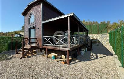 CB BLACK'TAN İSMETİYE'DE ÇİM ÇİT ÇEVRİLİ SATILIK BUNGALOV