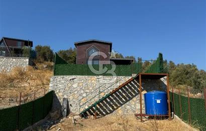 CB BLACK'TAN İSMETİYE'DE ÇİM ÇİT ÇEVRİLİ SATILIK BUNGALOV