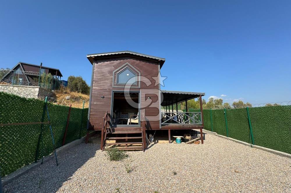 CB BLACK'TAN İSMETİYE'DE ÇİM ÇİT ÇEVRİLİ SATILIK BUNGALOV