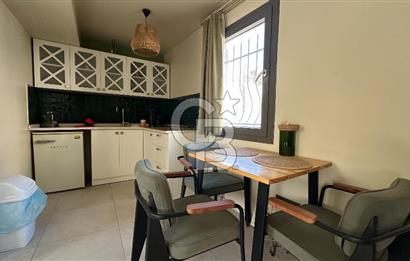 Ayvalık Merkezde Komple Yenilenmiş Müstakil 3+1 Taş Ev