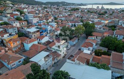 Ayvalık Merkezde Komple Yenilenmiş Müstakil 3+1 Taş Ev