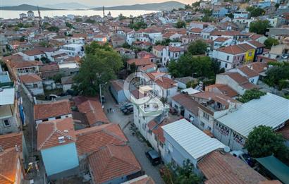 Ayvalık Merkezde Komple Yenilenmiş Müstakil 3+1 Taş Ev