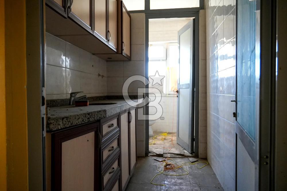 Ümraniye Atakent Mahallesi nde Kurumsal Kiracılı Ticari Bina